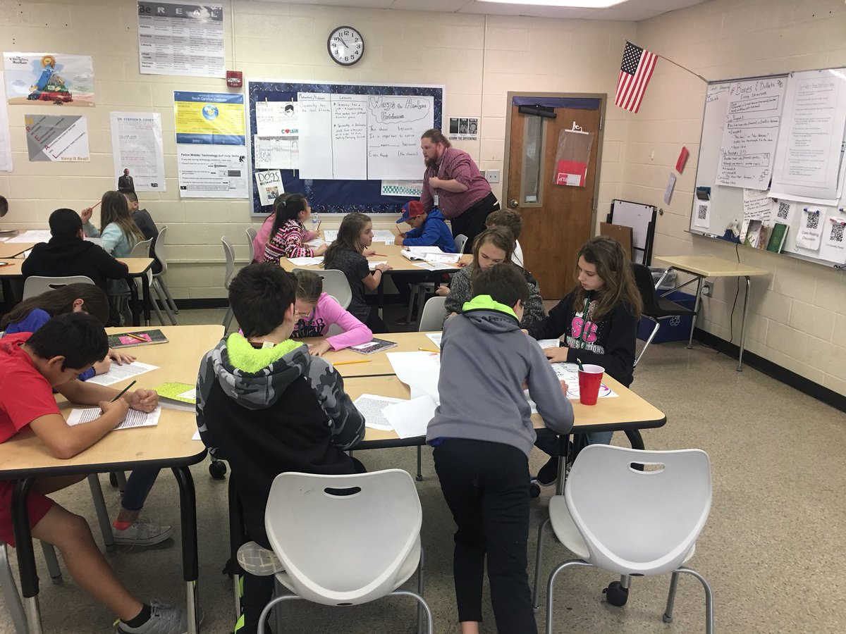 jlkeisler_325's tweet photo. I love that my teachers are willing to try new things and take risks to help their students become better readers and writers. #DystopianBookClubs #EditingStations #lex1literacy #PelionProwl @HHM_SCedu @CKeithJohnson https://t.co/9MV3mZ21s0