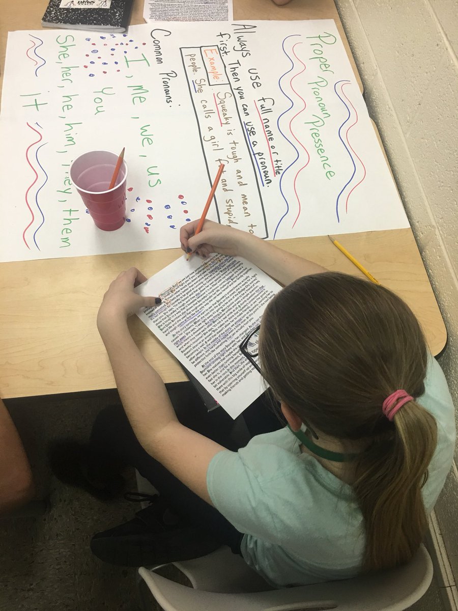 jlkeisler_325's tweet photo. I love that my teachers are willing to try new things and take risks to help their students become better readers and writers. #DystopianBookClubs #EditingStations #lex1literacy #PelionProwl @HHM_SCedu @CKeithJohnson https://t.co/9MV3mZ21s0