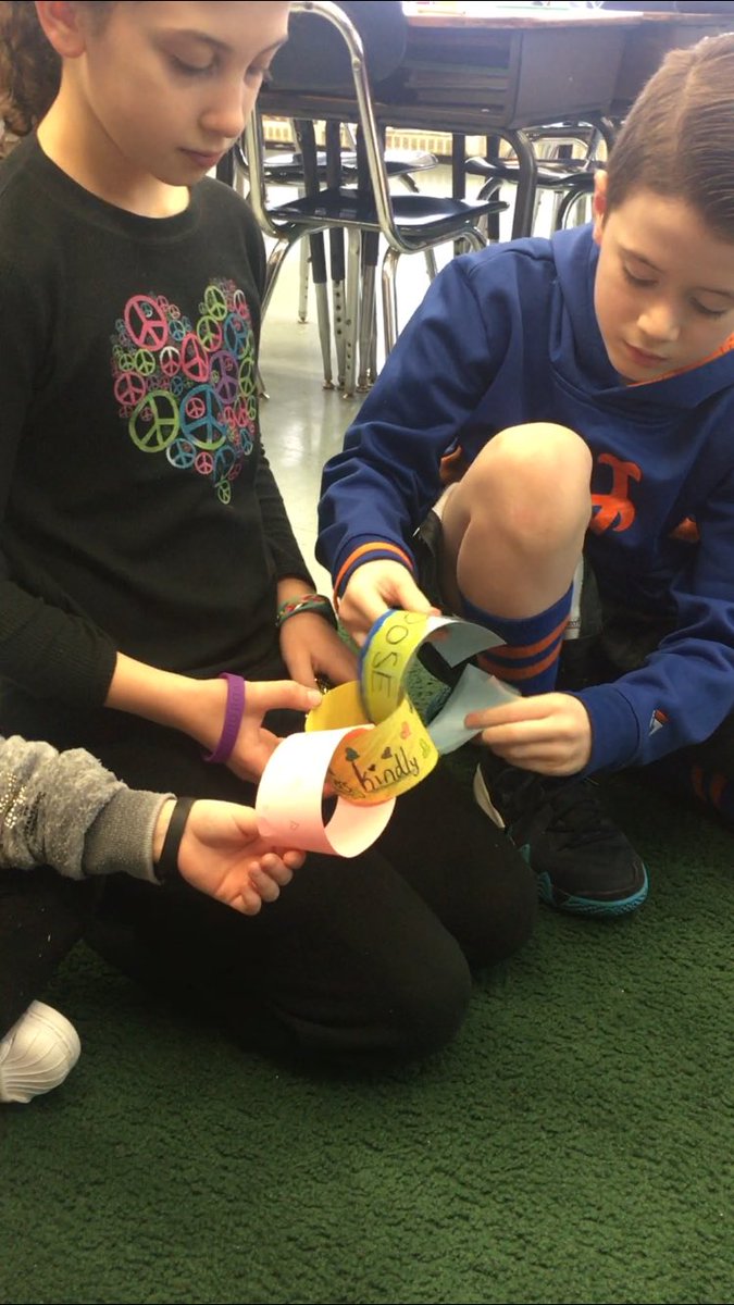 mrsyohePOB's tweet image. Creating a #UnityChain for #UnityDay #NoPlaceforHate @AlisonJClark @MrsWintersSR @StratfordPOB @POBSchools @pobsupt @JGierasch