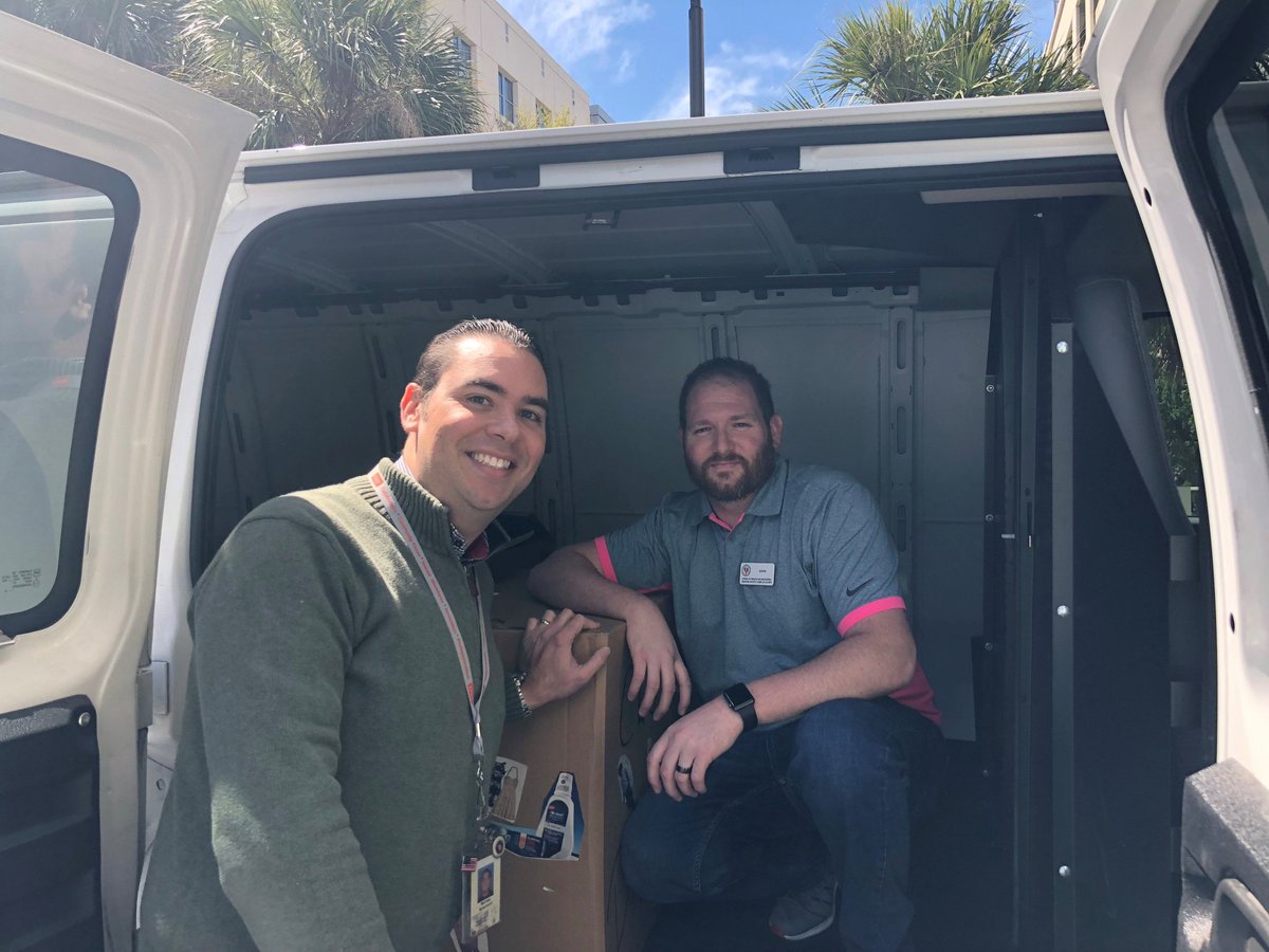 HomelessCfl's tweet photo. A team of deputy clerks greet @cflCoalition for the Homeless with large boxes of clothing, blankets and toiletries to help those in need get through the cold weather!! We need more support... https://t.co/JVUJ4U1RlY