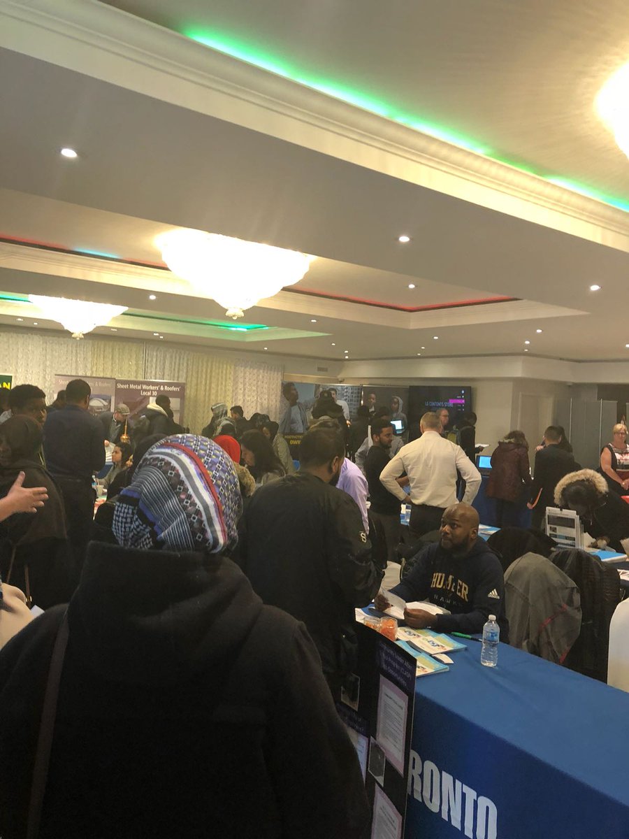 sarah_CIC's tweet photo. Amazing turn out to Etobicoke youth job fair. with @Thompson_37 @johnTory and @vcrisanti #YouthTO. https://t.co/erZJ1zHFnz