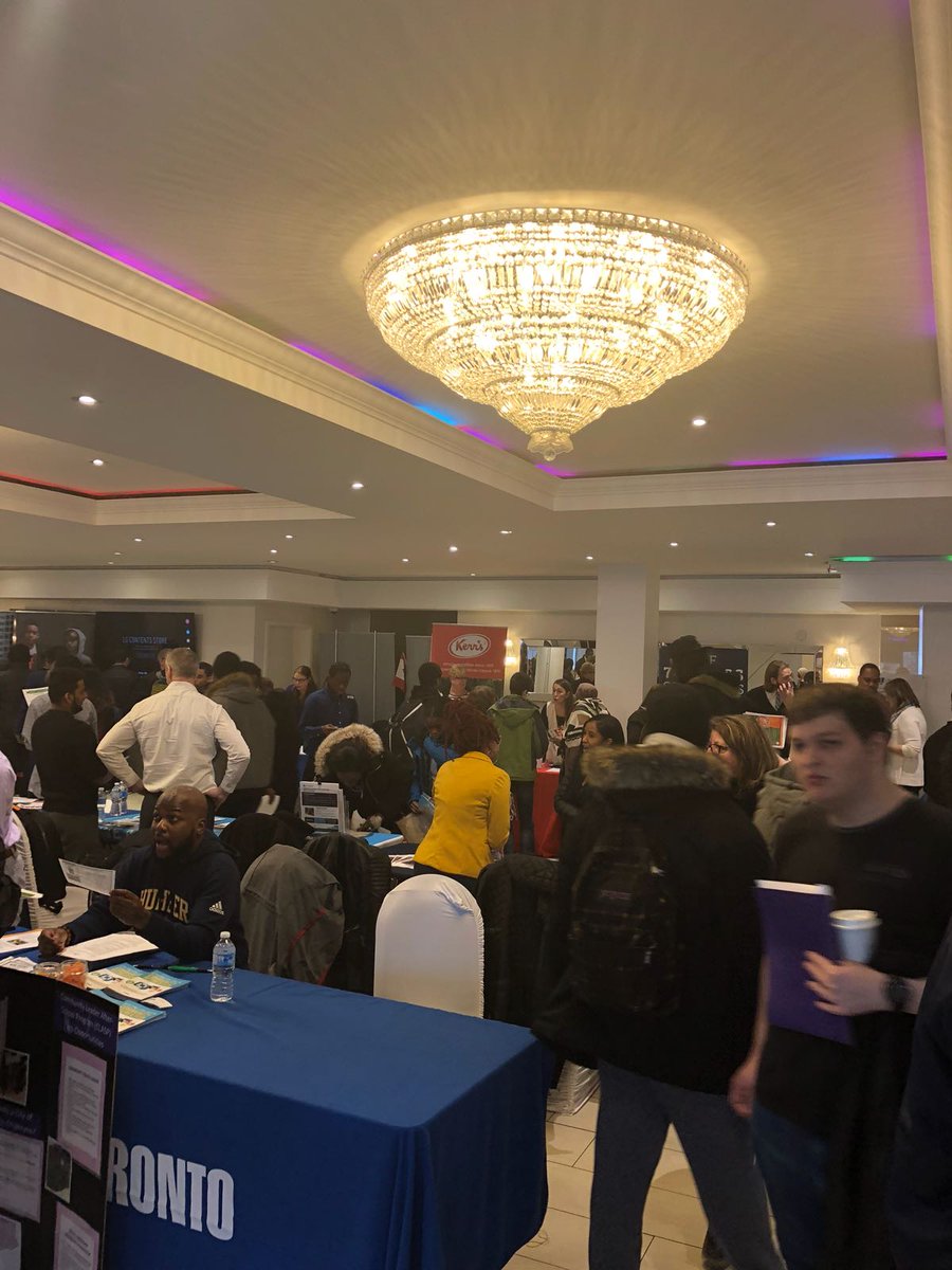 sarah_CIC's tweet photo. Amazing turn out to Etobicoke youth job fair. with @Thompson_37 @johnTory and @vcrisanti #YouthTO. https://t.co/erZJ1zHFnz