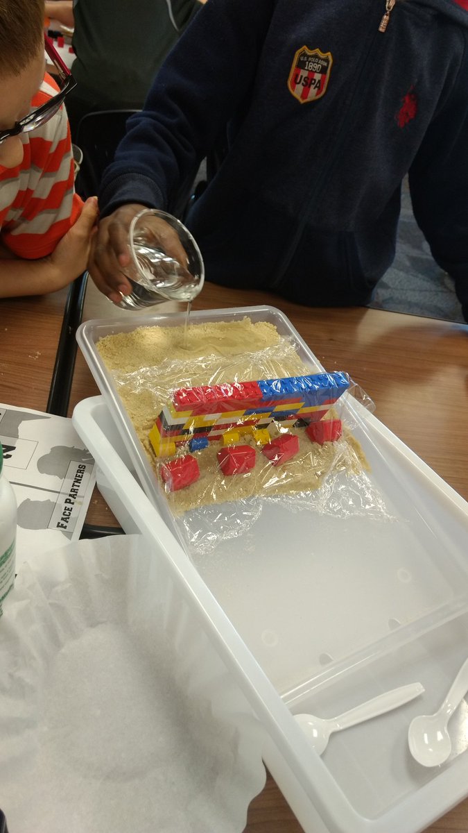 Jones2ndgrade's tweet photo. Testing erosion. Can they save the city from an impending land slide? #OGPride #Tusd202Strong #science #PLTW https://t.co/3eFzdnBeue