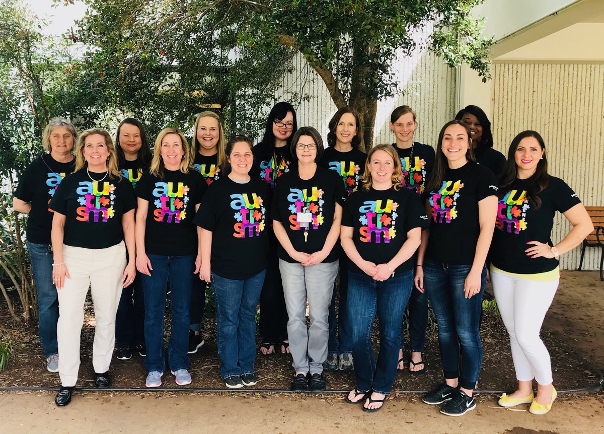 SouthernAMiddle's tweet photo. We are celebrating Autism Awareness today at Southern Middle! #TigerStrong https://t.co/43H3XENIAA