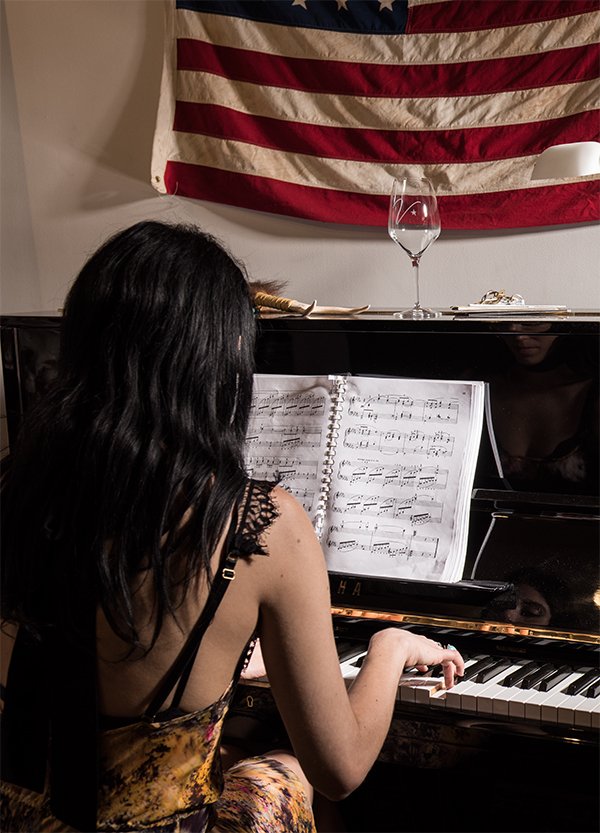 NevaehIntimates's tweet image. Join us in a toast as we celebrate wine and take a peek into the lives of artists in "Photographies Autor D’Un Verre De Vin". 🍷
Featuring our printed silk slip from our Taste of Honey collection.