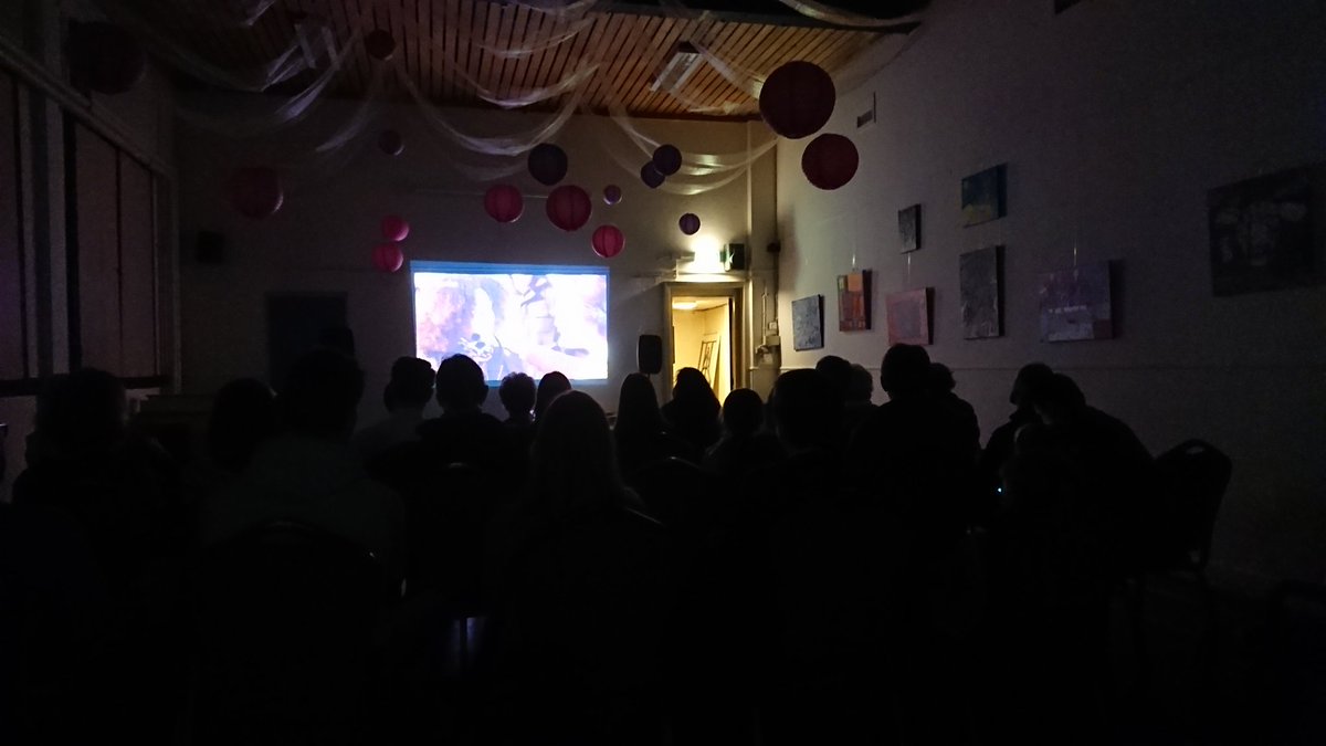 The passion in Wijkcentrum De Geus, prachtig sfeer en veel bewoners die genieten van de voorstelling.