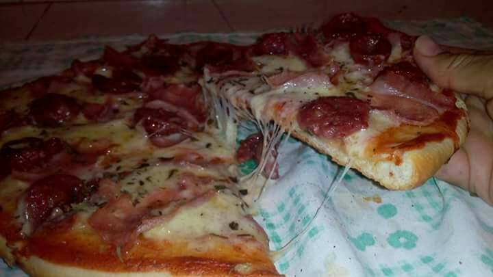 VEN Y DATE UN GUSTO con la rica Pizza Margarita y con los adicionales de tu preferencia de Viernes a Domingo a partir de las 5 de la tarde. No te preocupes por el pago CONTAMOS CON PUNTO DE VENTA. SOLICITA LOS PRECIOS Y ORDENA POR WHATSAPP AL 04263041282