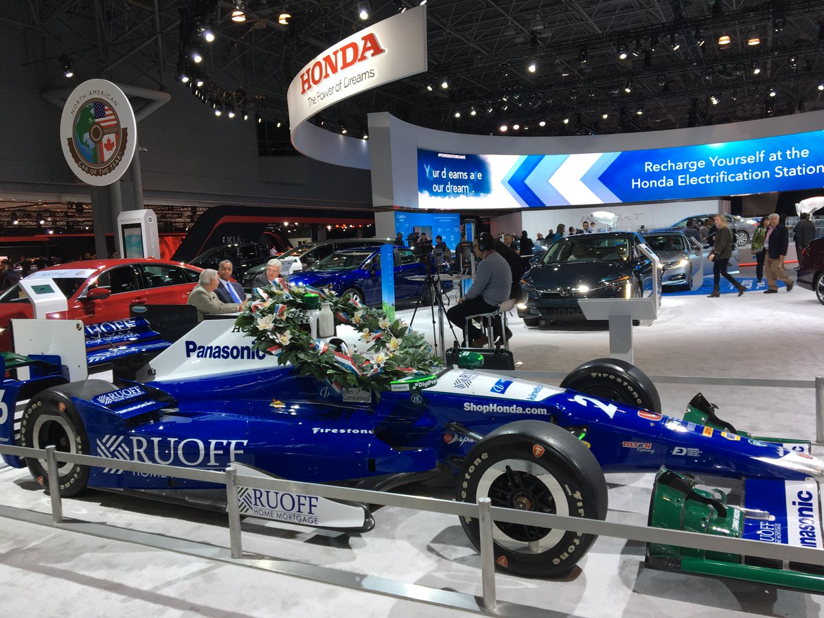 EBbrands's tweet photo. Our Client, @Honda, wows with the 2019 Honda Insight, #Hybrid sedan, at the #NewYorkAutoShow. Estimated at 55 MPG, we can save on gas and reduce emissions, sign us up!  #NYIAS https://t.co/u0CCwbo10I