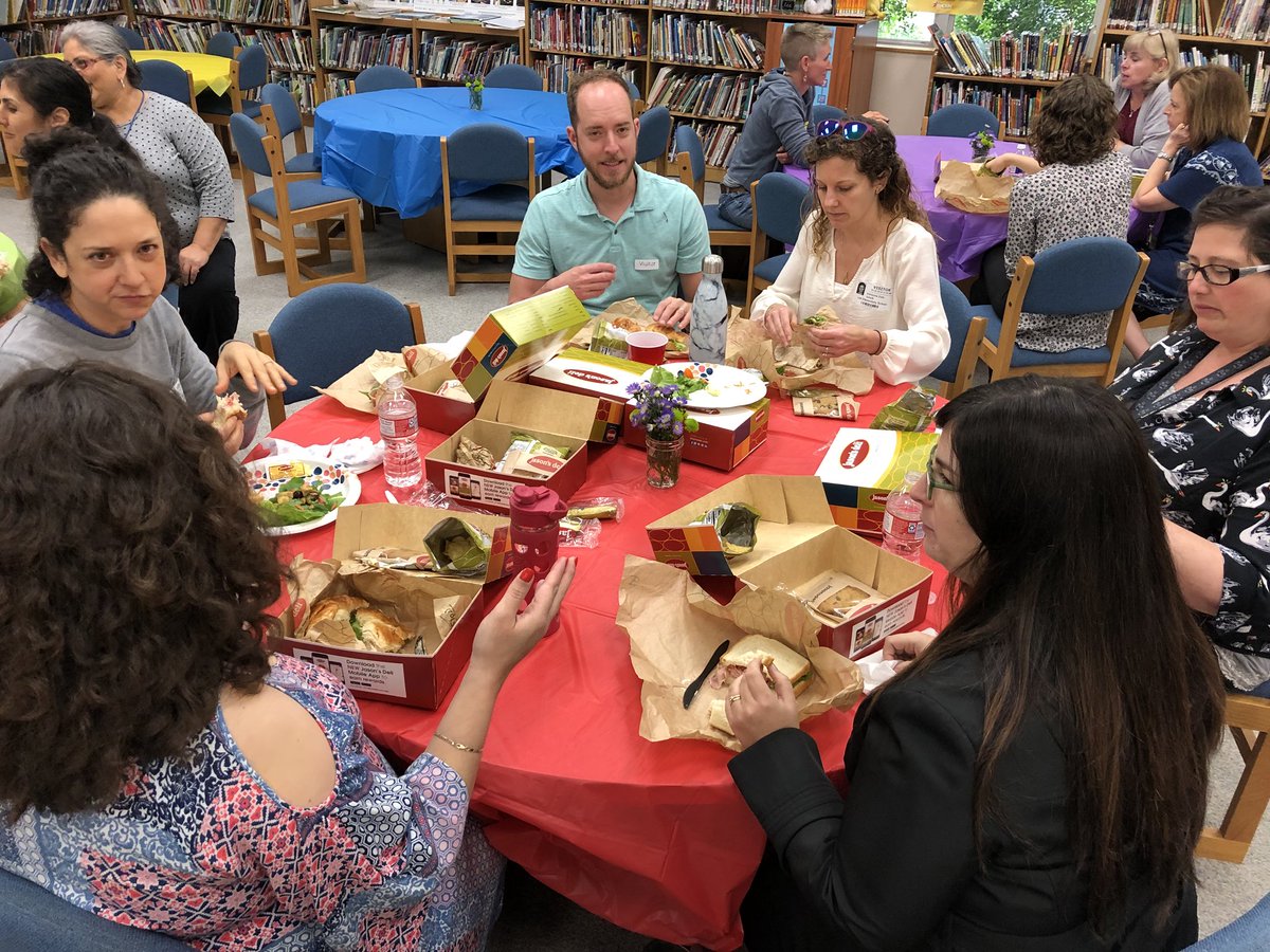 Leahgilbert30's tweet photo. Thank you to our wonderful volunteers! It was great celebrating you today! Lee would not be the special place that it is without you all! @LeeRoadrunners @leelibreadsday https://t.co/FObzbzQPoM