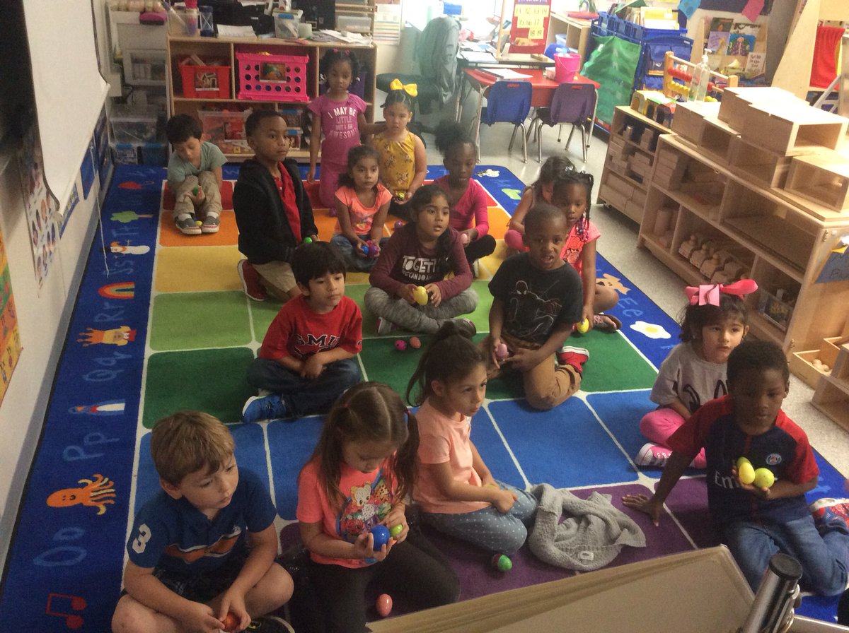 HyghSuzette's tweet photo. #Springegghunt & graphing lesson today @OMESOwls @ManorISD @manorisdec #prekrocks https://t.co/33DDJhrEII