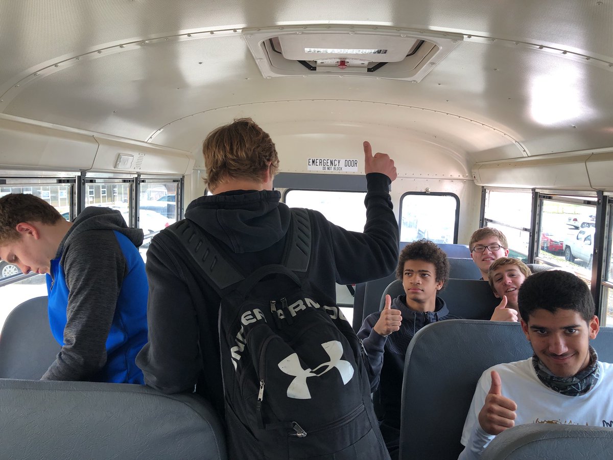Savage_Media23's tweet photo. Happy thumbs up Thursday!! Have a wonderful four day weekend!!😋 #shsproud #thumbsupthursday https://t.co/TRs8Joypzl