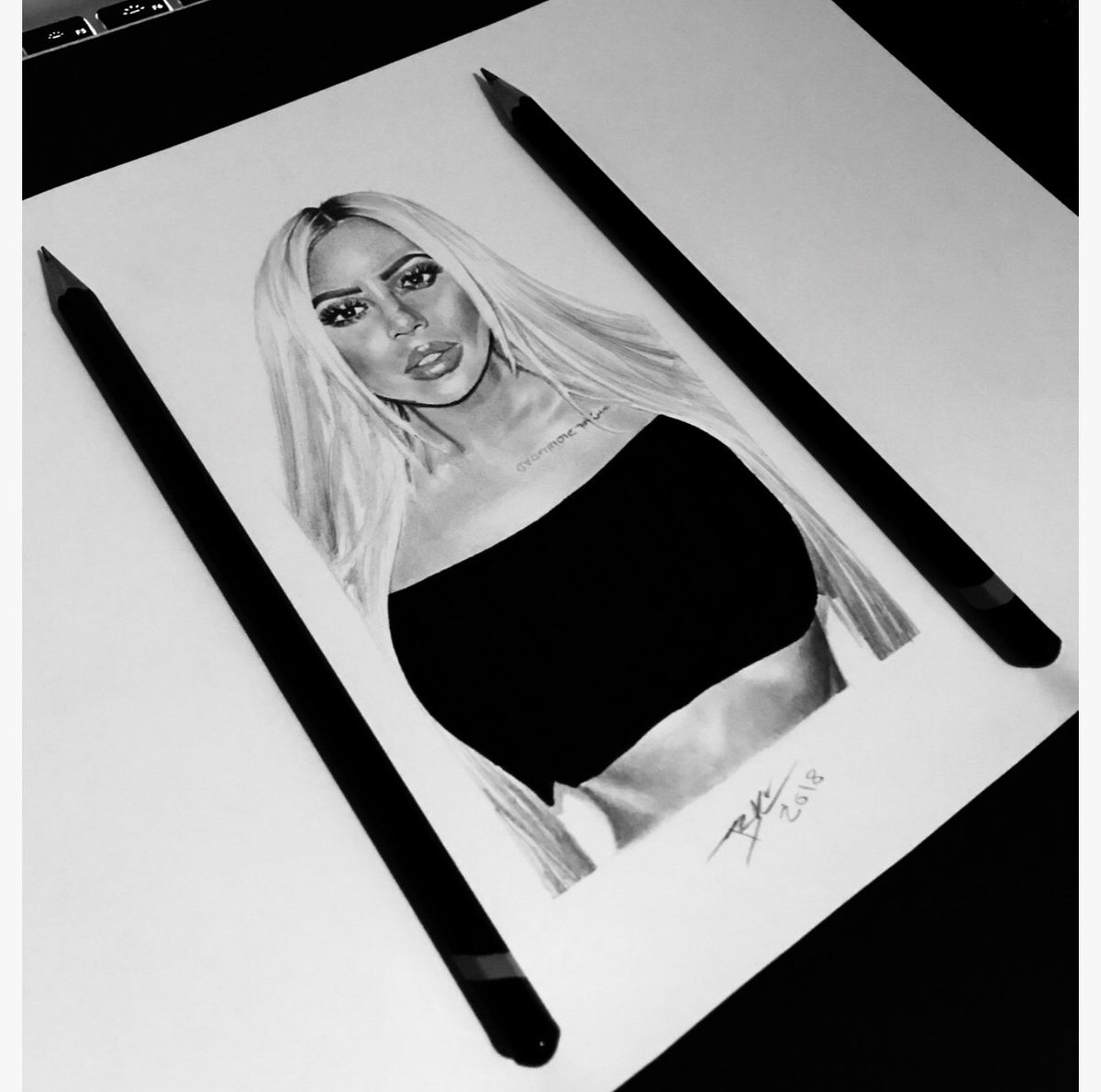 tattss95's tweet photo. The lovely @HollyGShore drawing I did! Hope you like it ✏️ (on my instagram as well) https://t.co/akA2cTOntu
