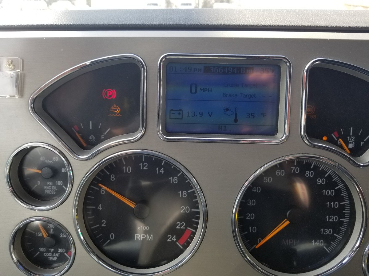 hellbenthagen's tweet image. Taking bets on which gives out first and shuts me down, the DEF or fuel? #FingersCrossed #ICanMakeIt