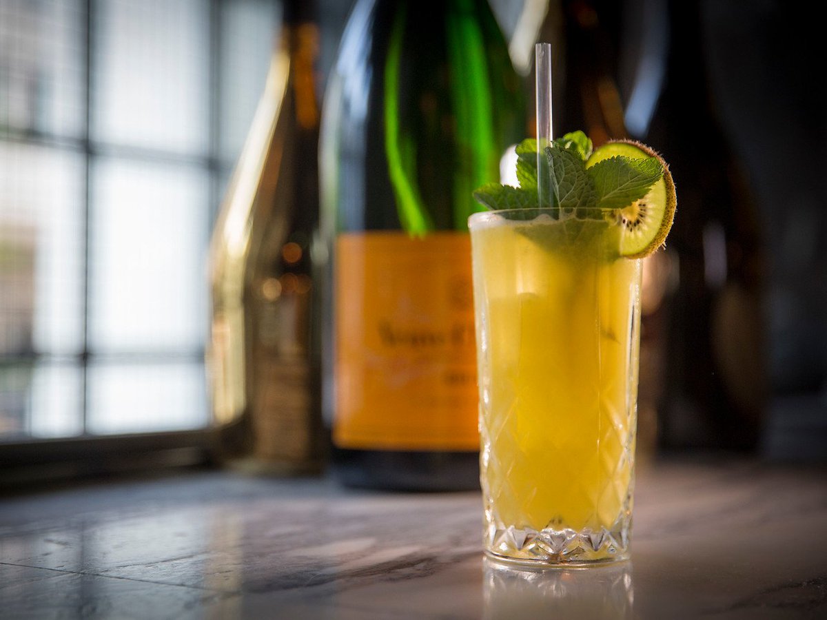 ClubIndividual's tweet photo. The wait is over! @opera_grill have launched their Champagne &amp; Cocktail Club today! Cocktails for £6 and champagnes from £6 a glass or £35 a bottle! Exclusive for Club Individual members! 👌🏼🍾🥂

#Champagne #Cocktails #OperaGrill #Chester #JoinOurLifestyle https://t.co/BvPY5DcU7r