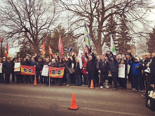 ICYMI: Mediation session adjourns with no deal in Carleton University strike. #ottnews  ottawamatters.com/local-news/med… https://t.co/MwOKG5Vy6n