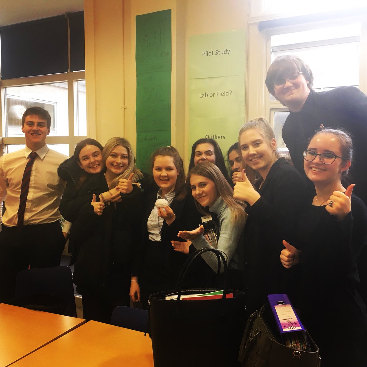 CaterhamPsych's tweet image. Well done to L6th psychologist Annabel who won the stress brain for coming up with the most innovative idea for our pilot study. Thinking like psychologists! #AppliedThinking