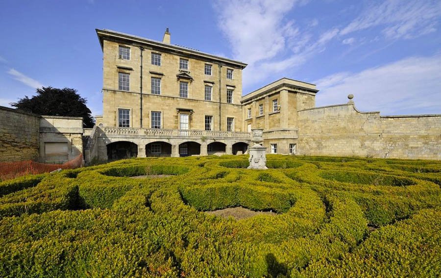HickletonTalk's tweet photo. Hickleton Hall has a beautiful big garden and is on sale with 14.72 acres of land! https://t.co/pXRou32GDl https://t.co/KdSUKqgQEO