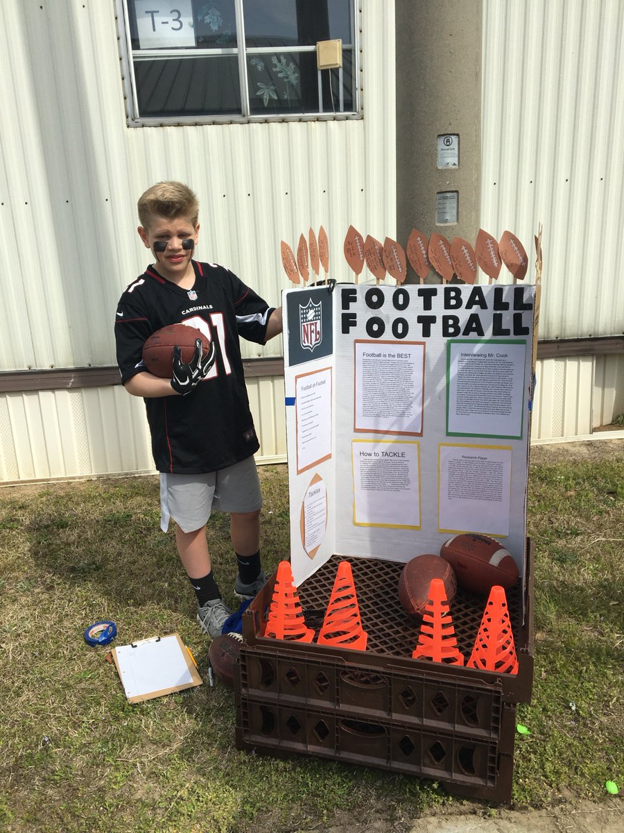 croyehenry's tweet photo. My students continue to AMAZE me! - ALWAYS! They did a magnificent job displaying their hobbies and writing at our annual Hobby Fair! Great things are ALWAYS taking place in Mrs. Henry's class! #oneccps #MCESrocks @ChristanMartin5 @MChristian_ES https://t.co/rwocZqUqGK