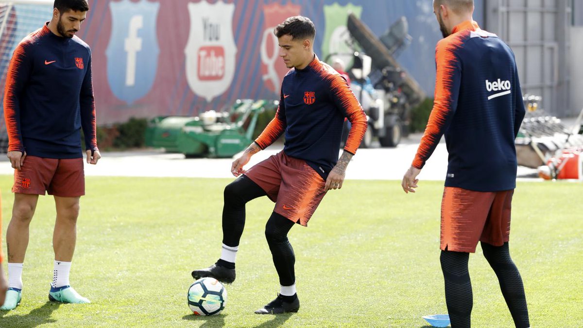 FCBarcelona's tweet photo. 📸 The best pics from Thursday's training session!
👉 https://t.co/mjuKJnSKxb 👈 https://t.co/1hx9VMGKwT