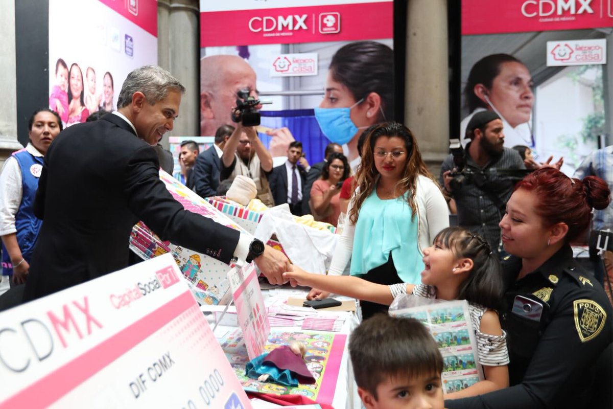A partir de hoy brindamos seguridad social a las familias de las y los policías y custodios, lo que se suma a la renivelación salarial que realizamos para contribuir a su bienestar. Sus hijas e hijos pueden sentirse orgullosos de su labor #mm