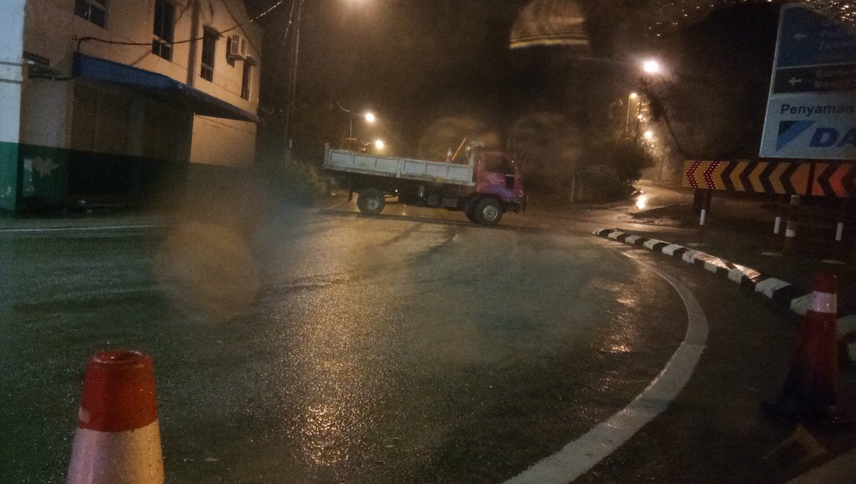 nsom_boy's tweet photo. Okey ganas org melaka https://t.co/l17jyDPfMj