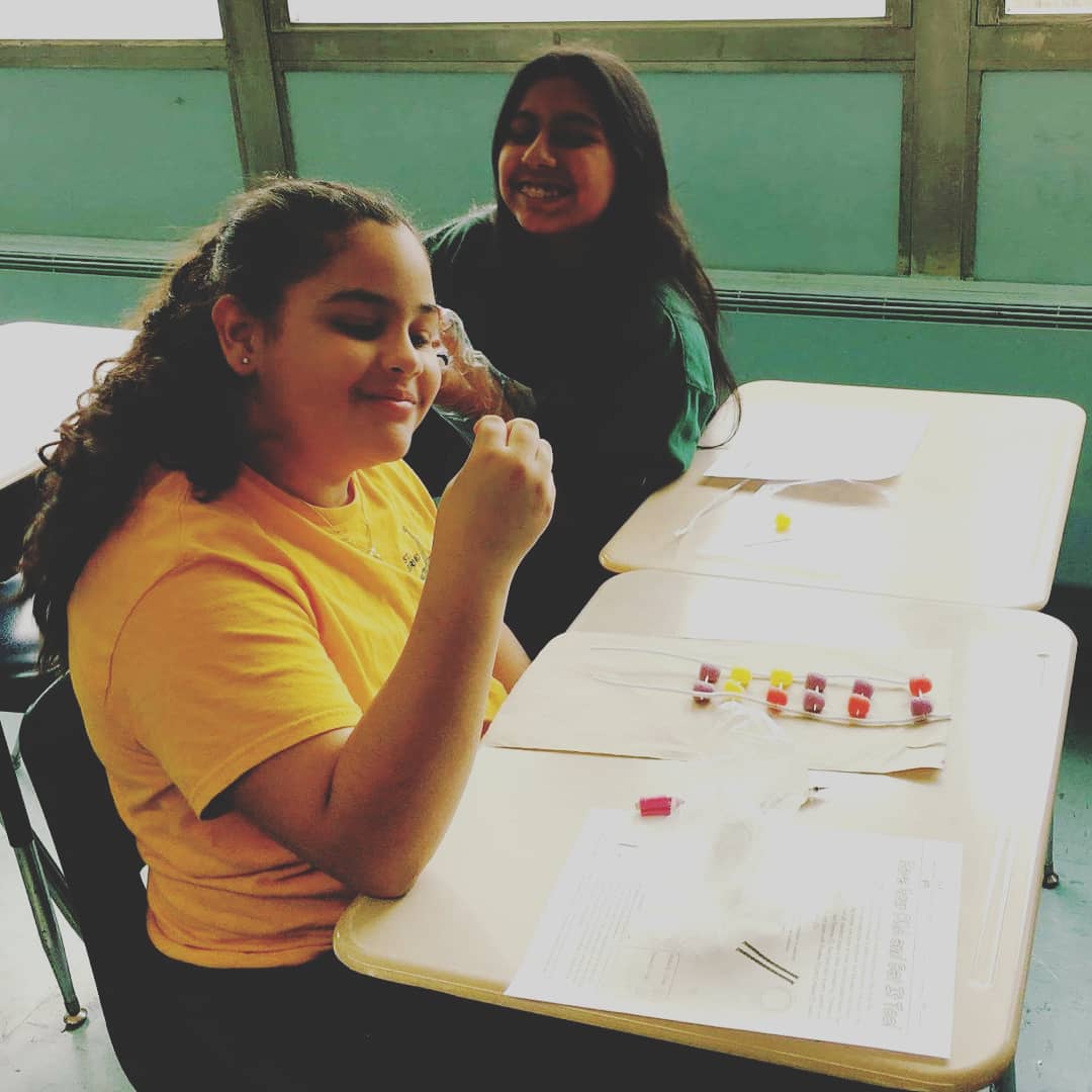 StBrigAug's tweet image. Our award-winning 7th-grade teacher, Don Fay, led his students in an experiment on how to identify &quot;DNA&quot; markers in food. 

The scientific name for DNA is deoxyribonucleic acid. It is a self-replicating material present in most living organisms.

#AwardWinnng
#ScienceProgram