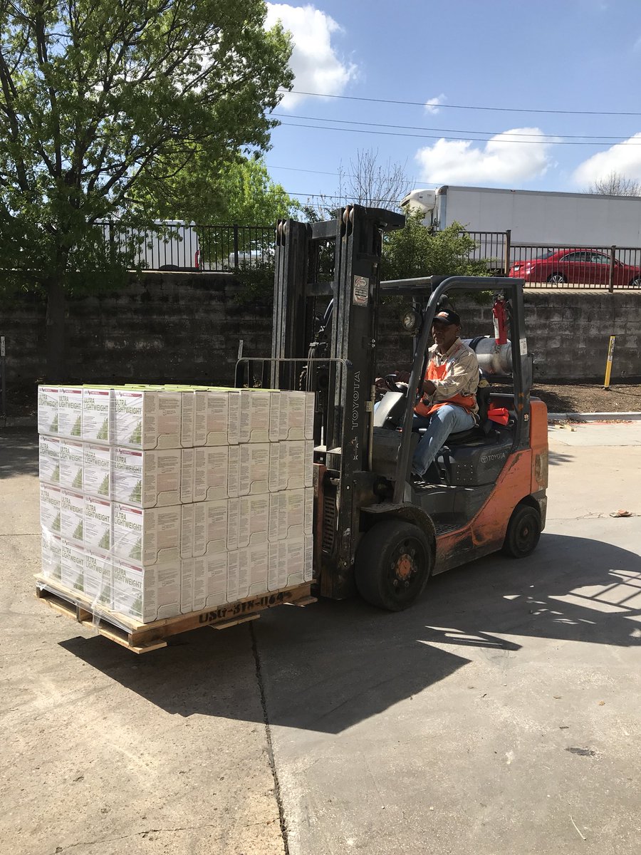 Receiving Dept is where it starts.  Bruce at 0552 unloading a truck. #SOS <a href="/gullatt_hd/">Wesley.Gullatt-HD</a> <a href="/JOsborne6505/">James Osborne</a>