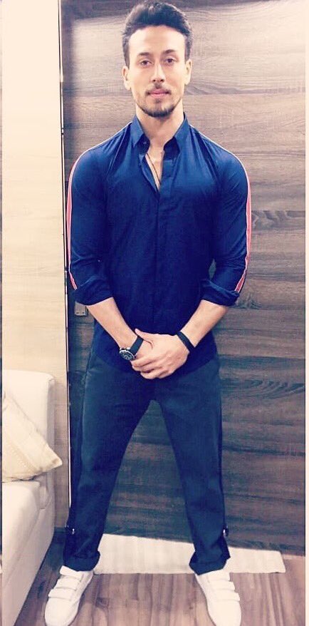 TigerSBollywood's tweet photo. @iTIGERSHROFF 
#01dayleft🎉
#Baaghi2
#Mundiyan❤️
#OSaathi😍
#Losafar😘
#EkDoTeen💕
#Babeisgoingtoslayinbaaghi2💋💋💋💋💋💋💋💋💋💋💋💋💋💋💋💋💋💋💋💋💋
#Baaghi3iscommingrealsoon😘😘😘😘
#mybollywoodkingofeverything👑 
#loveyouforeverandalwaysbabe
#fuctureloverofmine💋💋💋💋💋 https://t.co/4bSbOFUALf