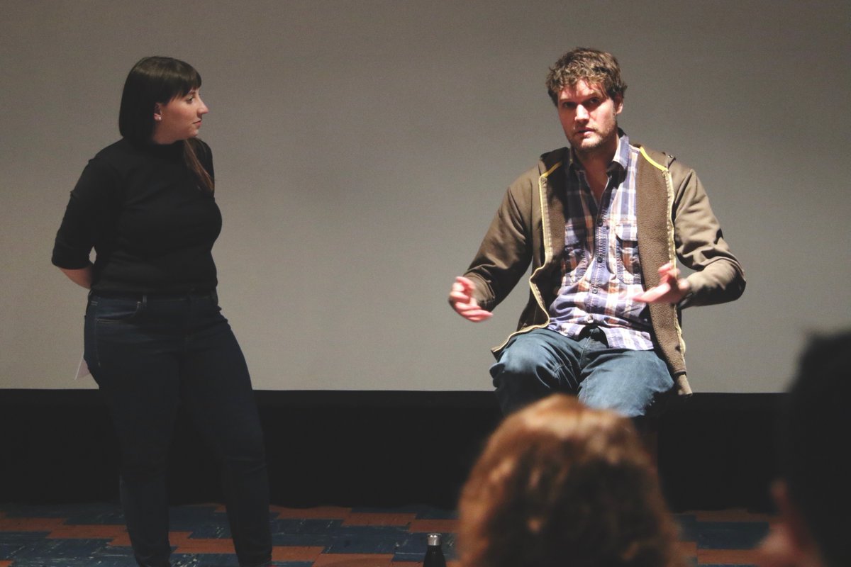 Qc_Cinema's tweet photo. [ #LABQCC ] Super rencontre avec les étudiants du Cégep de Chicoutimi à la @StationVu pour une Leçon de cinéma avec Martin Laroche! 
🎬
#cinémaquébécois #Tadoussac #réalisateur https://t.co/0mjFQTYskX