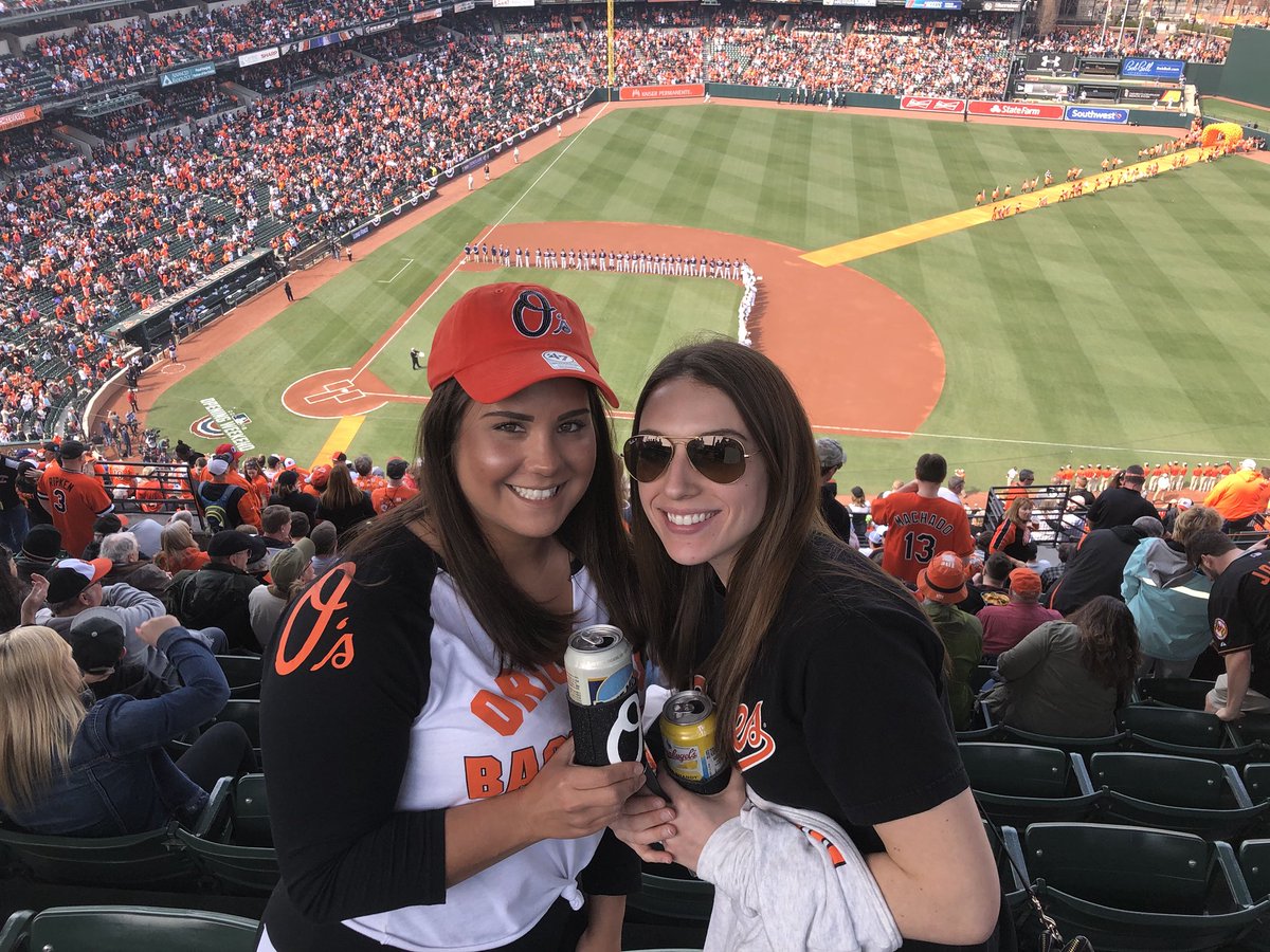 sarahhmays's tweet photo. #OpeningDay2018 #matchingkoozies ⚾️🧡🍻 https://t.co/psEhS9iJ6i