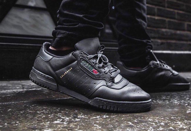 yeezy powerphase black outfit