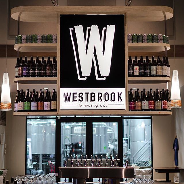 A couple of weeks ago I made a visit to @westbrookbrewingco across town and got to meet their newest brewer, @craft_wench! Lindsay’s a huge beer nerd, so naturally we had tons to talk about. I also was finally able to get a clean shot of the taproom when… instagram.com/p/Bg62GH-nfPHv…