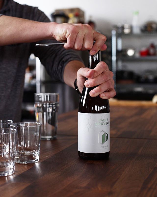 StoutCollective's tweet photo. Today’s studio beer (and hand modeling) provided by @jackmuldowney of @thehopreview. @sideprojectbrew’s fantastic Table Nouveau dry-hopped saison. #studiobeer https://t.co/Pa2VOQBF3l https://t.co/XXnwY3kMoz