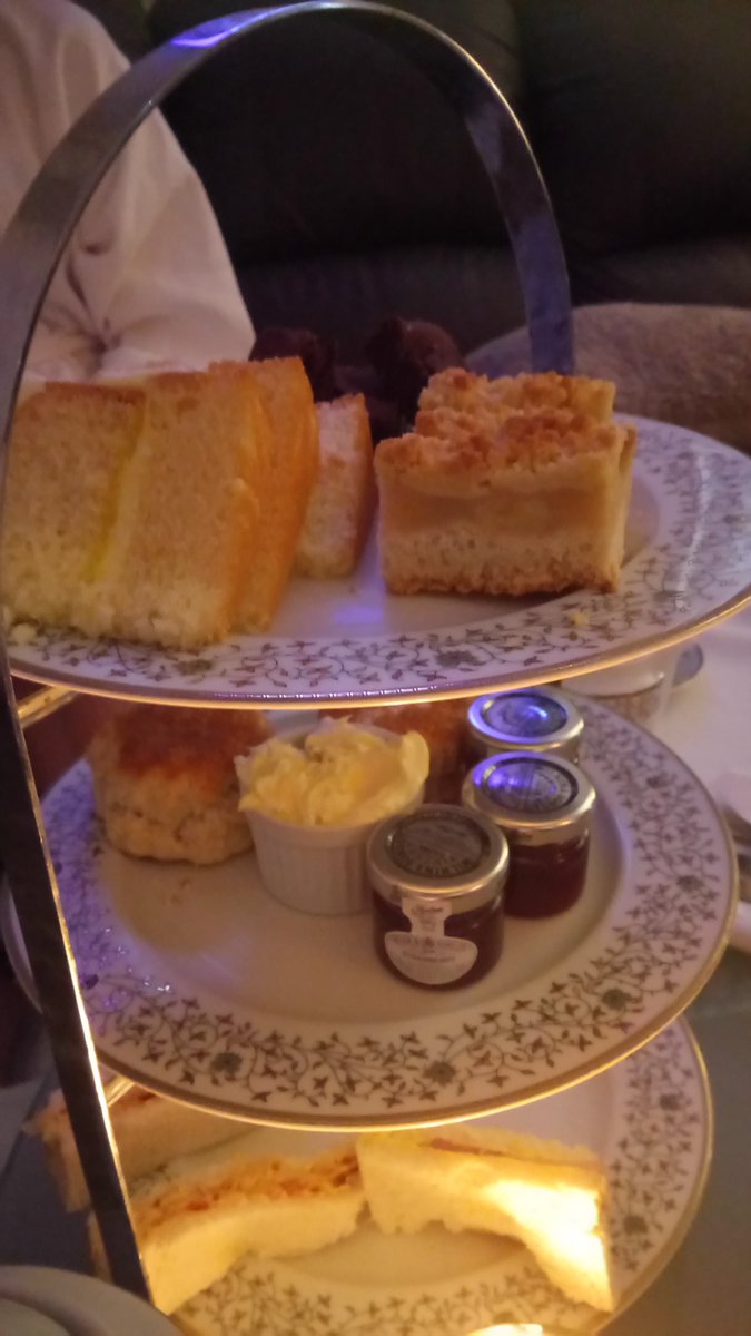 transladyuk's tweet image. Beautiful day at the #bosworthhall Spa with  @kieramurphy8  and Claire. So nice to relax with the ladies and have afternoon tea.
The jacuzzi was my favourite by far.