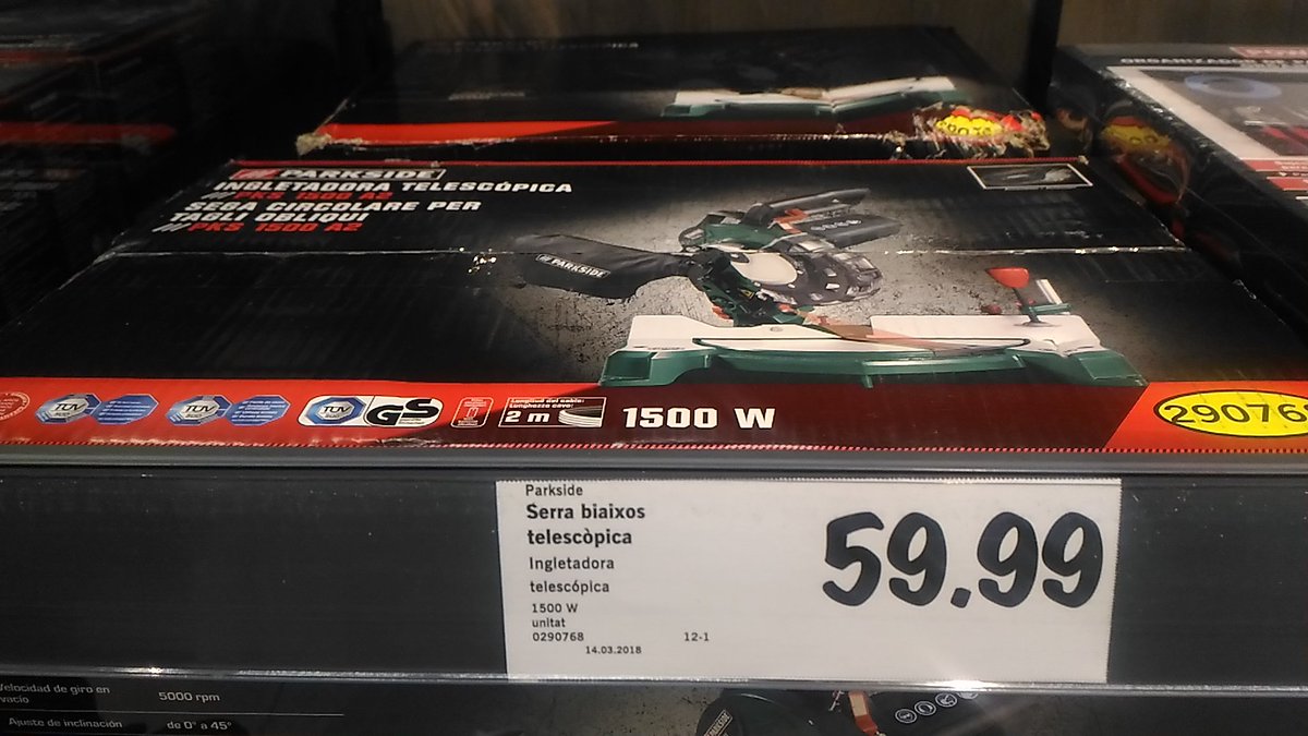 fcarrasc248's tweet photo. Porque @lidlespana vende una ingletadora básica, y en toda su publicidad e incluso en la propia  caja del producto "PKS 1500 A2" indica que es una ingletadora telescópica, cuando realmente no lo es? Ésto es publicidad engañosa, y yo he caído! :( https://t.co/vumSia6VTg