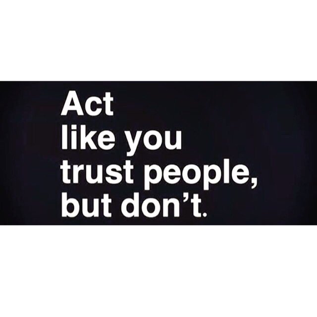 SUCLILO's tweet photo. 🚶🏿‍♂️Growing Up My Dad Would Always Tell Me Son Only The Paranoid Survive. The Older I Get The More I Understand #ThxPops #DaFatRatWitDaCheeze #BossedUp #RumbleYoungManRumble Whoa! https://t.co/r9ZHNbclv2