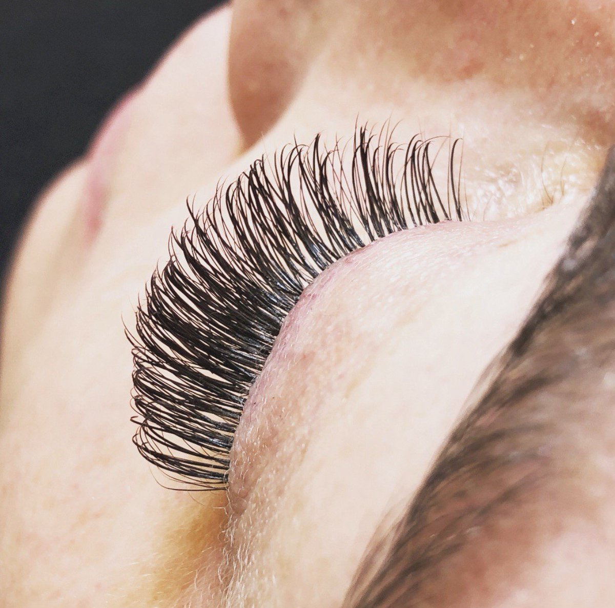 xtremelashes's tweet photo. A perfect mix of dramatic and natural by @angel_livelovelash using a combination of Xtreme Lashes Faux Mink Bold and Faux Mink X-Wrap. #xtremelashes #fauxmink #xwrap #lashextensions https://t.co/6vJV2ckWv7