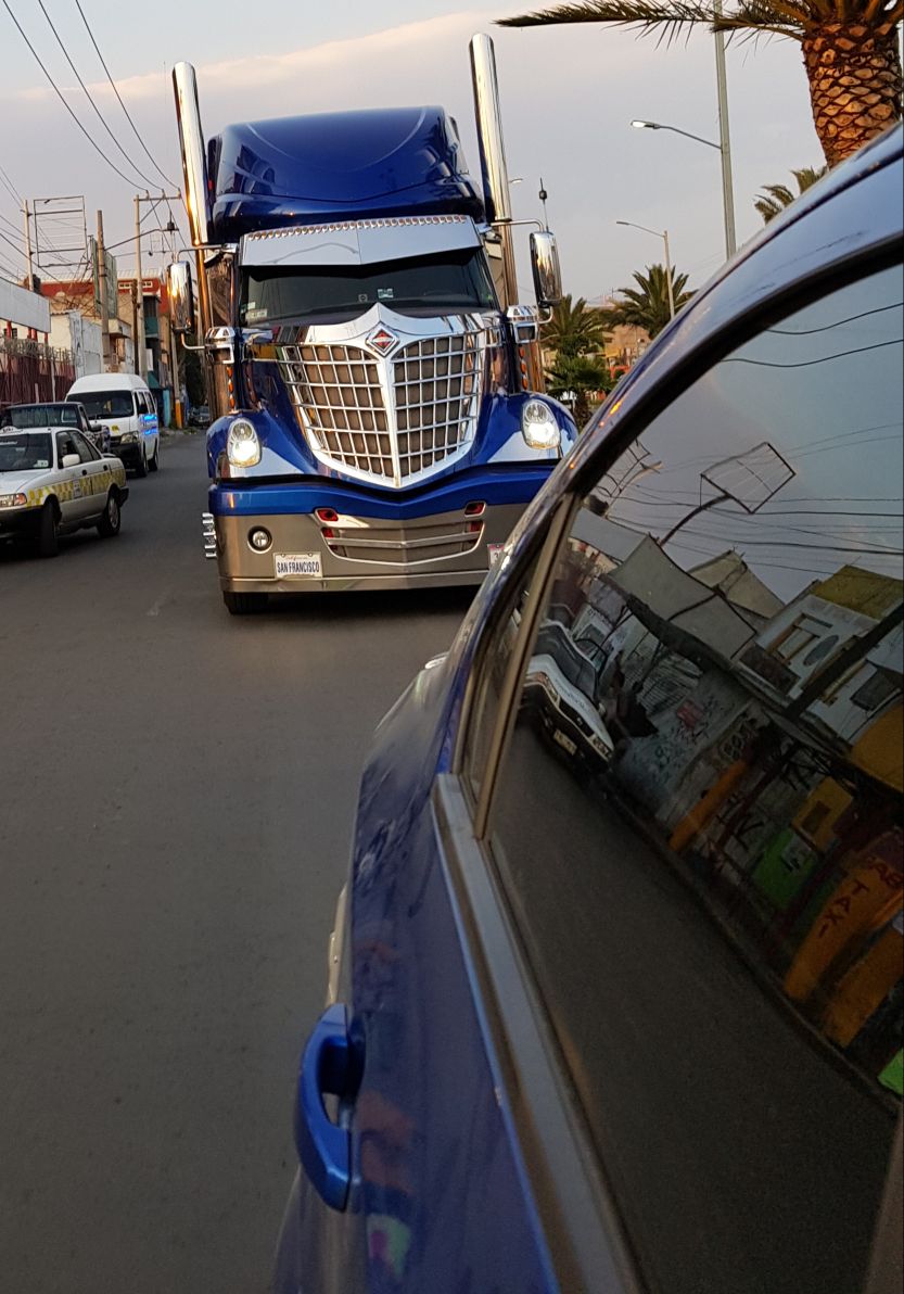 ClubSonicMx's tweet photo. Optimus Prime y el @BlueRey011 patrullando la ciudad #Rodandoandamos
#ElejercitoSonico https://t.co/upj6hYpSpx