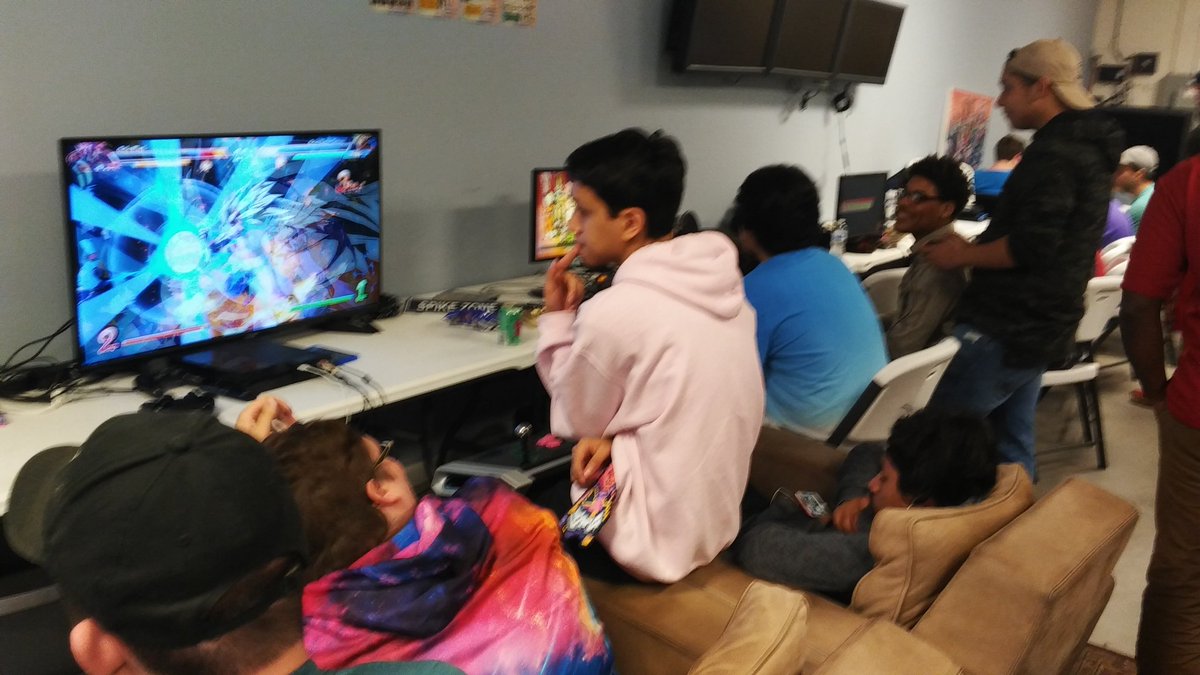 TheLabGamingCtr's tweet photo. The rain is coming down outside, and inside the hands are flying for our smash 4 weekly! Tune in at https://t.co/61V1ujEe1C to see! https://t.co/Q2UUF66SYf