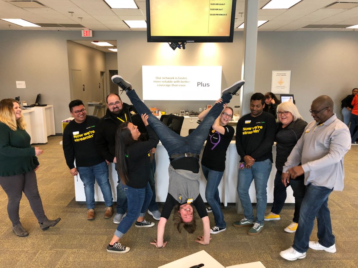 Barkupthistree's tweet photo. Great time visiting @SprintStore2039 on Wednesday! Love the energy and focus on #ConnectNow behaviors to deliver an #EliteExperience ! https://t.co/gHBjtATzKJ
