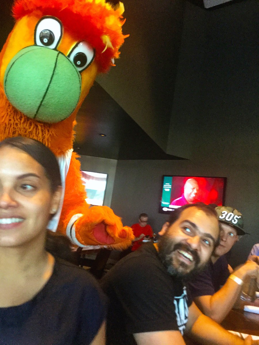 wyncode's tweet image. Team @wyncode 💻 in the house 🏠 cheering 🤗 on team @MiamiHEAT 🔥 while they take on @chicagobulls 🐂

#learntocode #miamitech #womenincode
 
@Namlegna
@RoxyT_ 
@CarnivalCruise