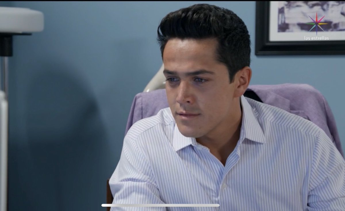 hijasdelalunaof's tweet photo. Esta es mi carita 🤤 cuando veo a #Maunés RT si pones la misa 😍 cara #HijasDeLaLuna @_MarioMoran https://t.co/DmHENXWjqt