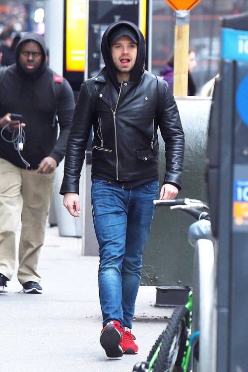 NoTeNoTe24's tweet image. ทำไมตอนไป NYC ไม่เจอแบบนี้บ้าง ฮือๆๆๆ 😭 เมื่อปีที่แล้วพอน้องย่างเท้าเข้าเมืองนิวหยวก คุณพี่ก็ลง อจสตร ว่าไปถ่ายหนังที่แอตแลนต้า  ช้ำใจมาก #MyLoveSebby #NoTe24 #SebastianStan