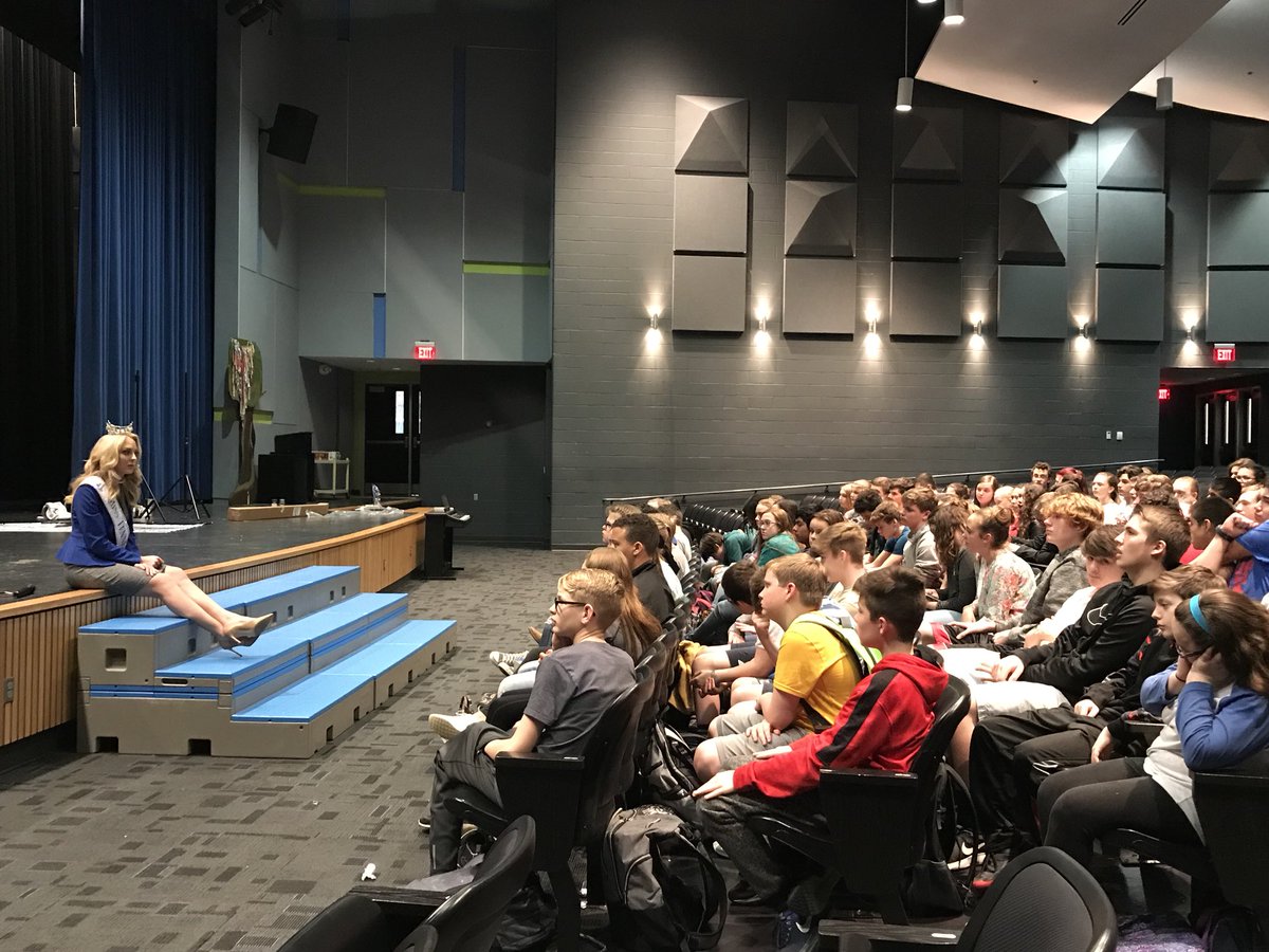 Putnam911TN's tweet photo. Thanks to @MissAmericaTN for spending these past two days with @PCSSTN students. Her story of tragedy and loss, at the hands of addiction, made a certain impact on our students! #confidenceandclass https://t.co/ZG0Jslr21j