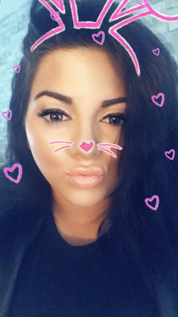 LushiousX_'s tweet photo. Snapchat Filters Take 1 🤦🏻‍♀️🤣 https://t.co/WirO9ap72R