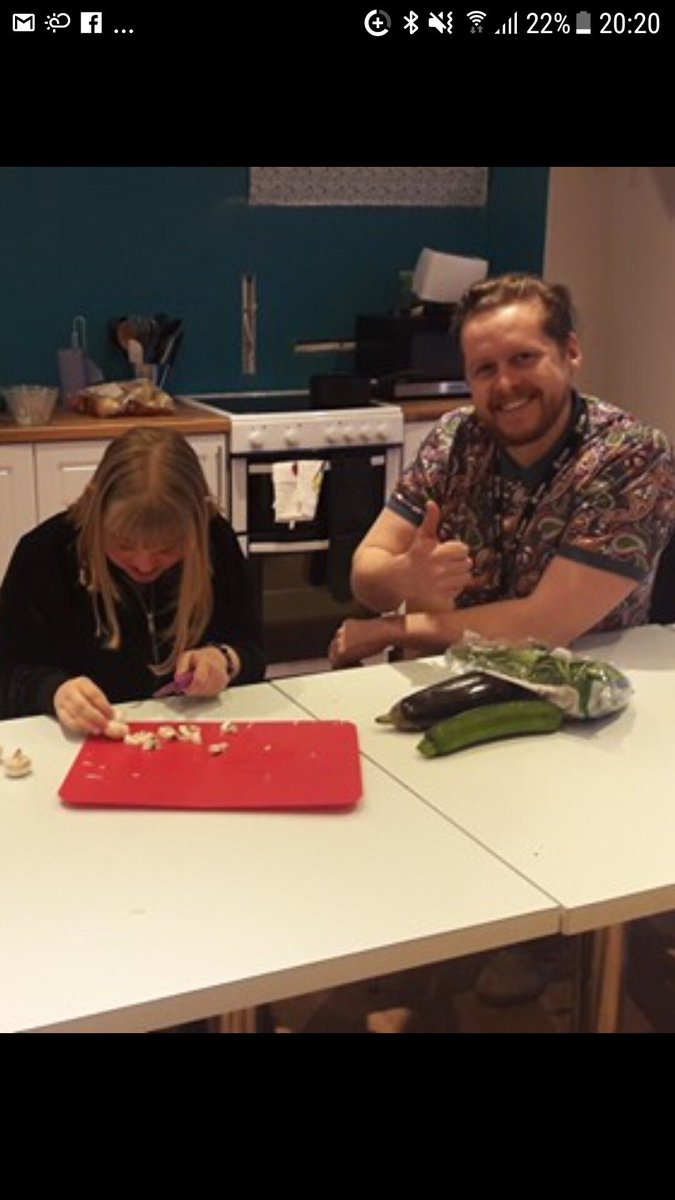 Another great night <a href="/chillcomcafe/">Chillinthecommunity</a> with <a href="/SNAPPYYork/">SNAPPY</a> Two fab lasagnes made &amp; some easter buns as a treat. Surprise visit from Cllr @BarnesSYork to see what the kitchen has to offer the community and helping people get more independent!