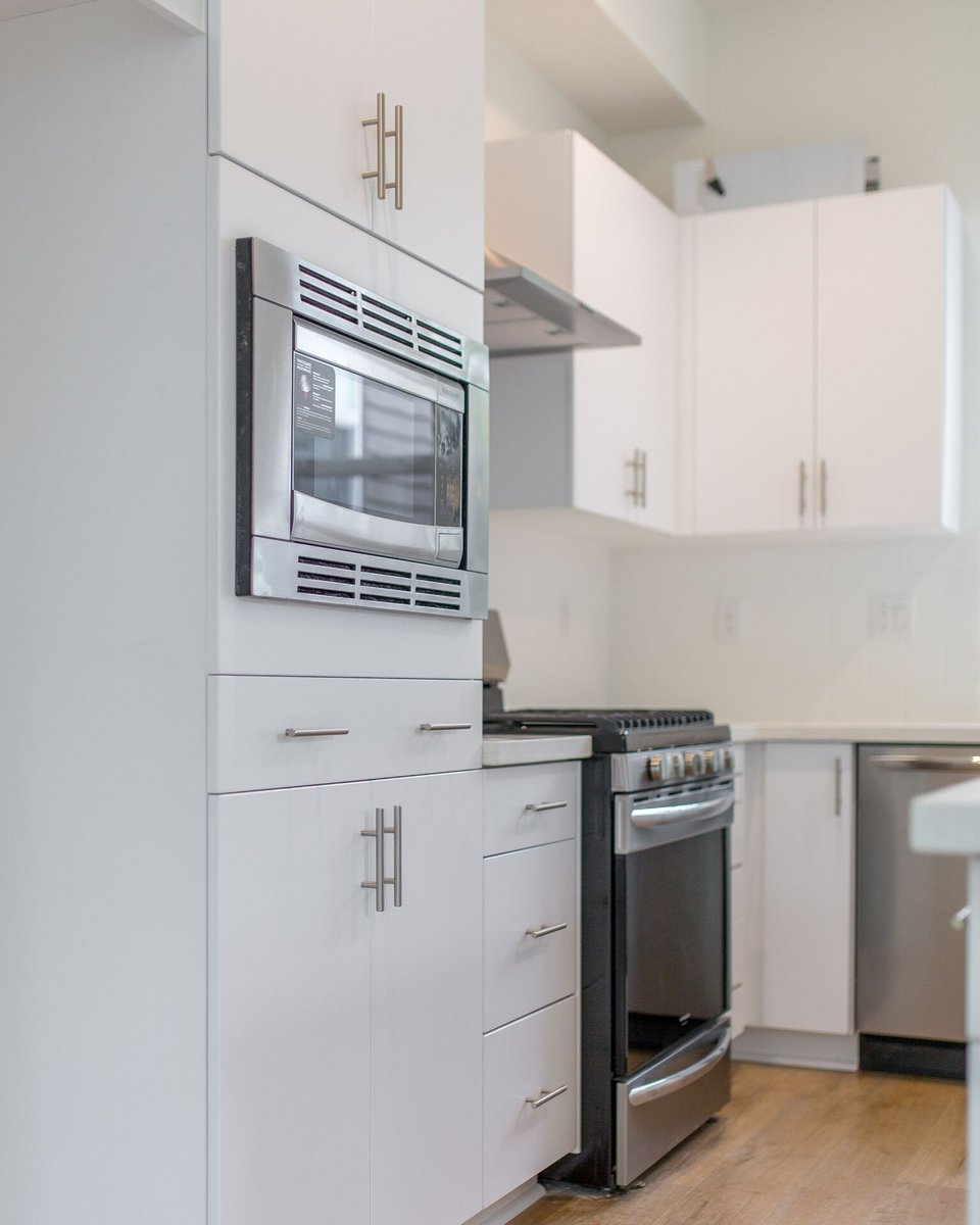 BardisHomes's tweet photo. These stainless steel Energy Star appliances are standout performers in the kitchen.
View more amenities and features: https://t.co/Kobq24gLC0
#WeBuildCommunity
#TheGoodProject https://t.co/sWSlcT5dv8