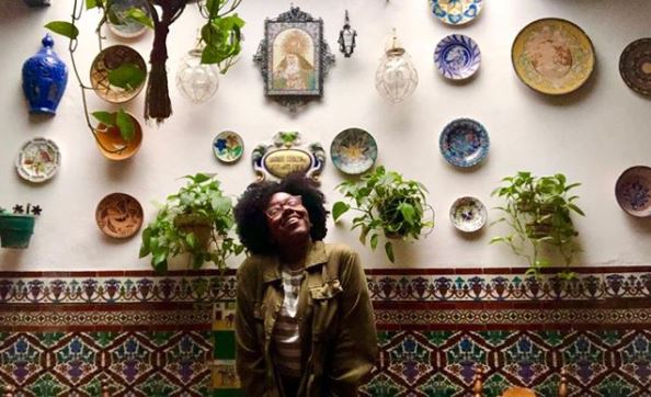 daglobalaccess's tweet photo. #TBT @only_arlette โ I live in a 3 story home with a rooftop garden. So much light pours in because the house has so many windows! I have natural alarm clock when I keep my windows open. My roommate and I have our own floor ๐ค #unlockyourpassport #DAscholar https://t.co/3jaNU3Gl44