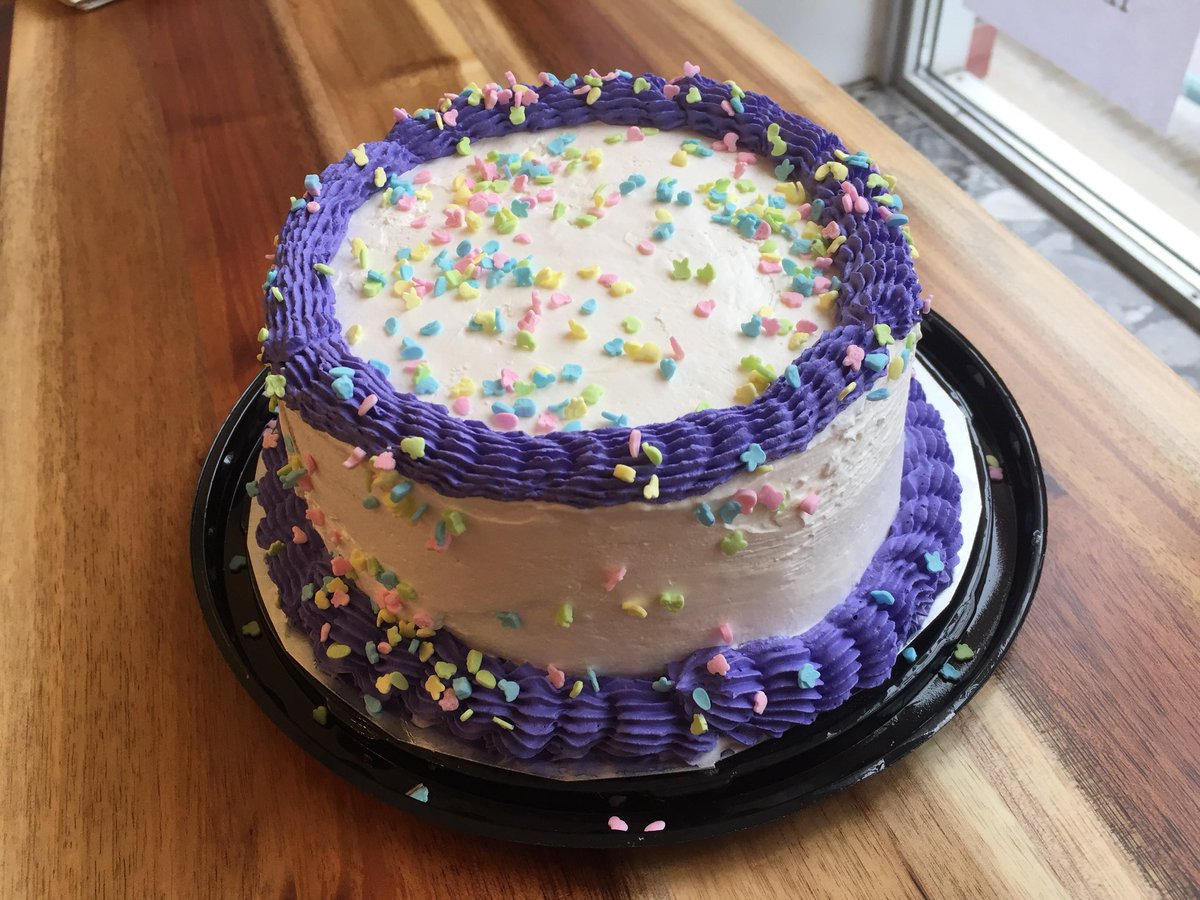 PerfectScoop1's tweet photo. Now that’s a happy looking ice cream cake!  Chocolate fudge brownie. #brownie #icecreamcake https://t.co/HkgB3WEq38