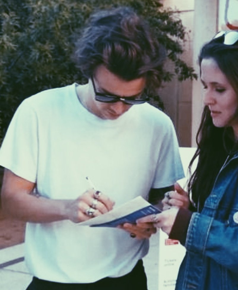 HARRY STYLES IS A WORK OF ART AND I CAN PROVE IT